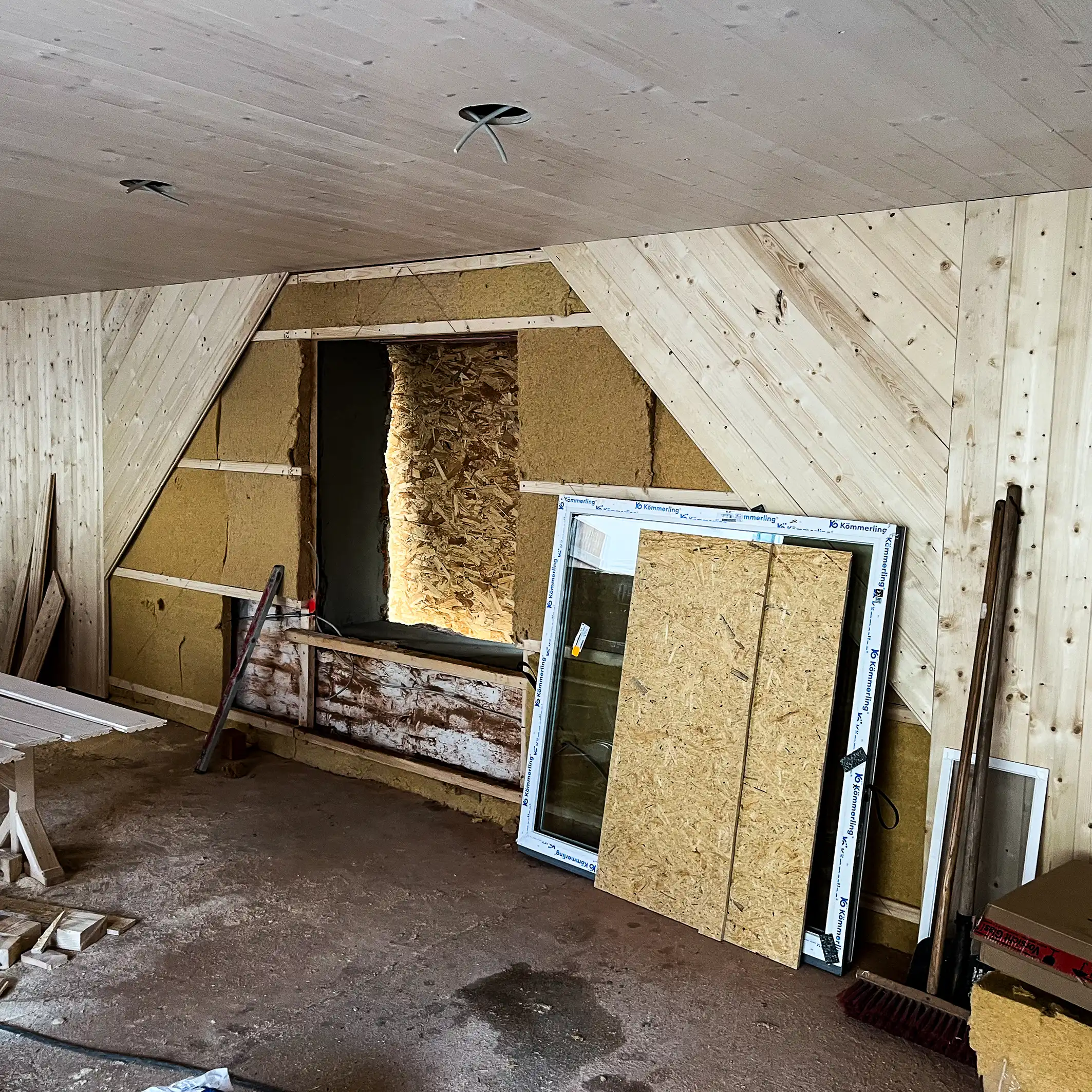 Blick auf eine neue Wandverkleidung